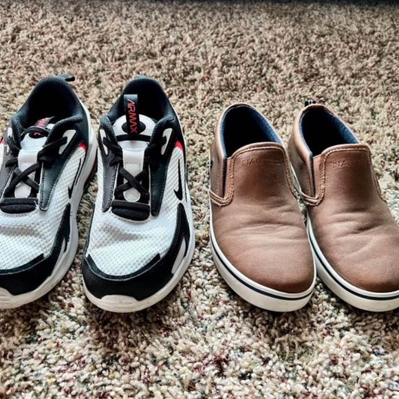 Boys shoes-Nikes size 3Y and Nauticas are size 2 - Picture 6 of 6